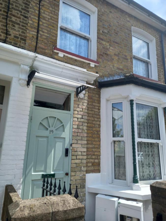 Bubblesbnb- 4 Bedroom House Londen Buitenkant foto