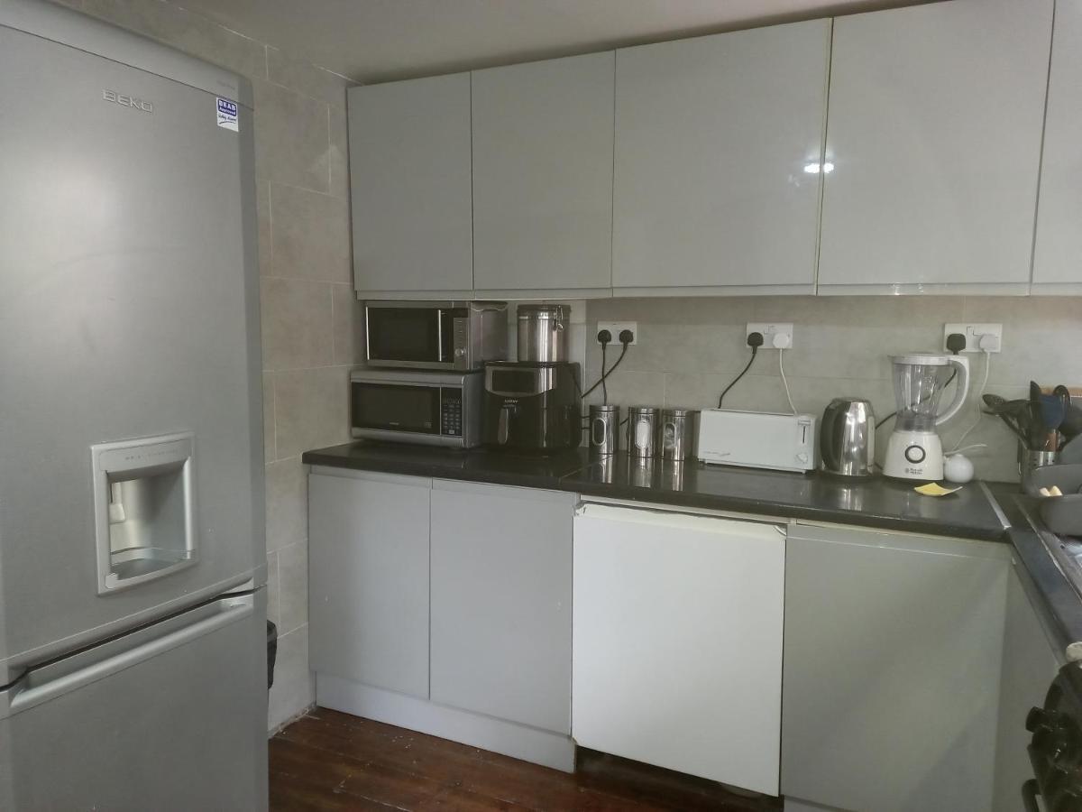 Bubblesbnb- 4 Bedroom House Londen Buitenkant foto